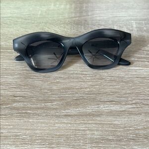 LAPIMA Tessa petit sunglasses